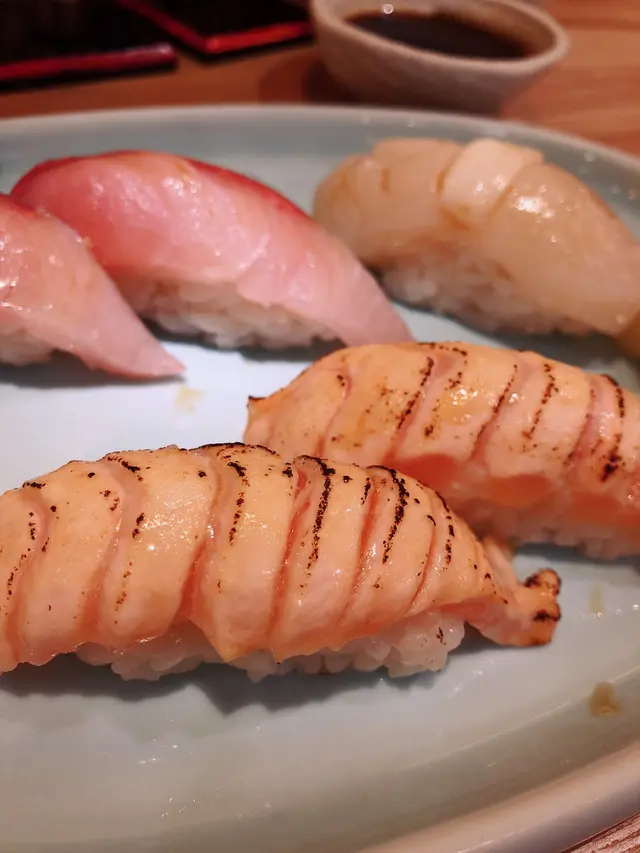 火灸三文魚壽司