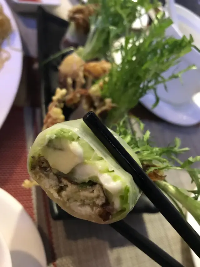 軟殼蟹牛油果卷