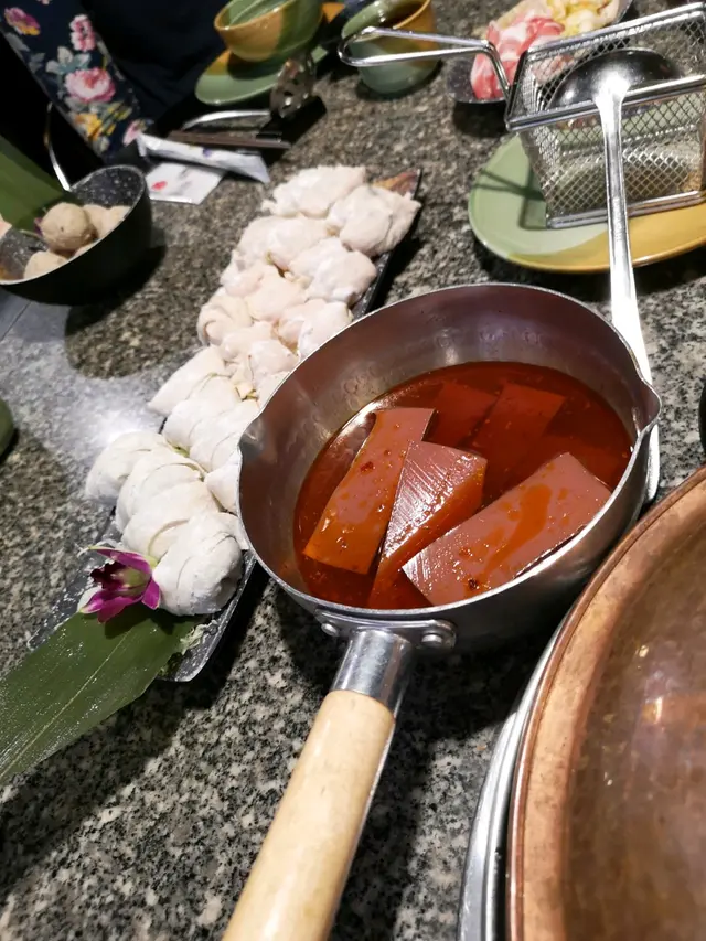 麻辣鍋可以追加鴨血一份