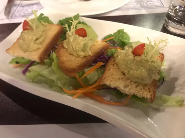 蟹肉牛油果