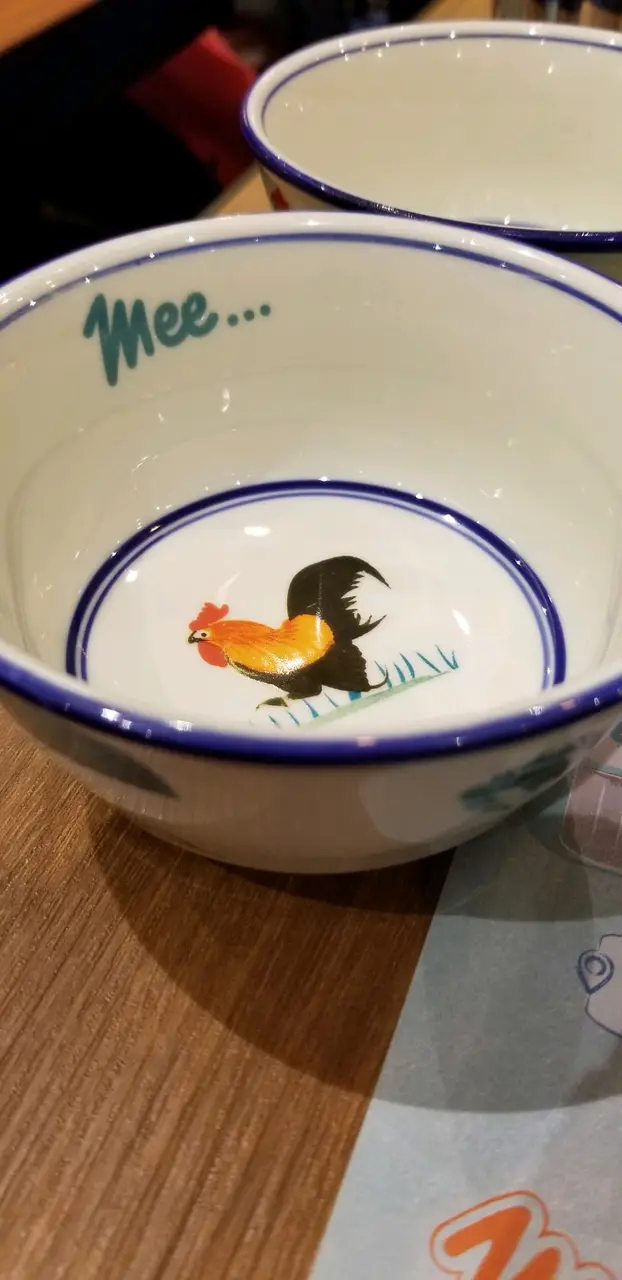 大大件的食物 可用這精緻的碗筷