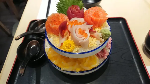 三文魚丼