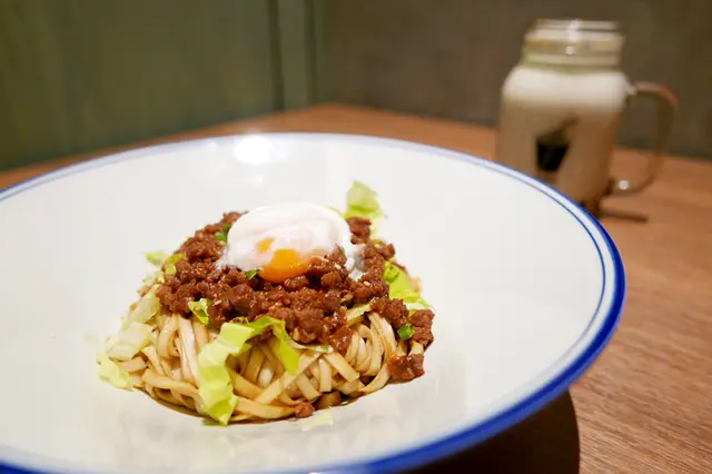 KiKi溫泉蛋肉味噌拌葱油太麵
