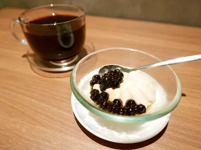 焙茶布丁拌黑糖珍珠