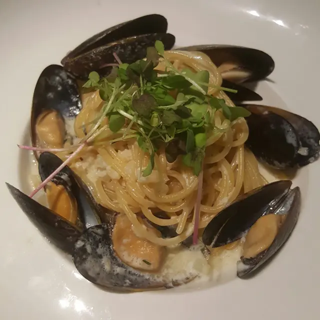 法國活藍青口香檳忌廉汁意粉