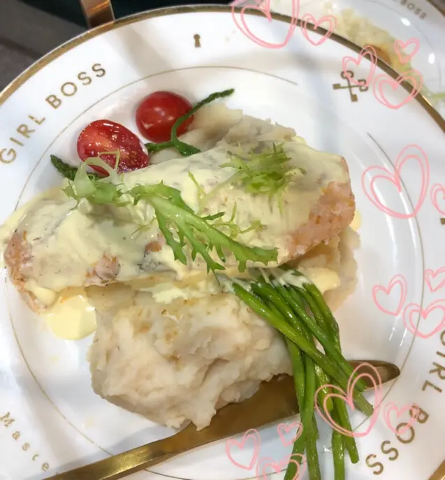 低溫慢煮三文魚  烤露筍  薯蓉  香草荷蘭汁