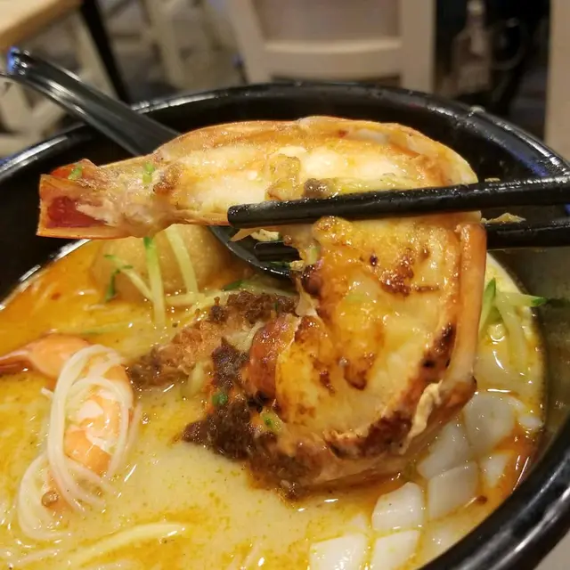 10吋半虎蝦帆立貝海鮮叻沙套餐