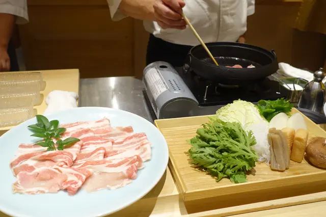 師傅互動在我們面前即席燒製美食！