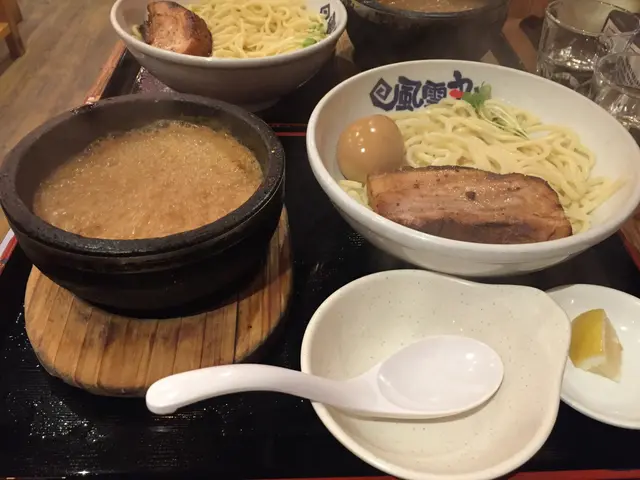 豚骨魚介味玉沾麵