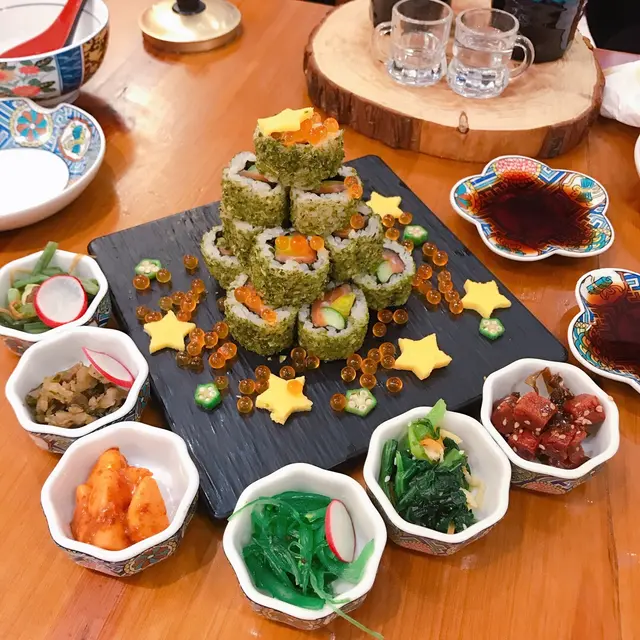 三文魚青瓜和風小卷+六味前菜