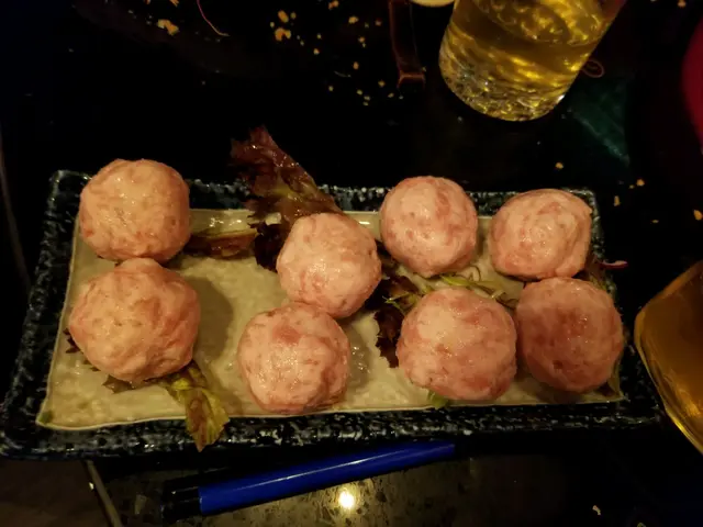 好好食， 肉丸中間 有鹹蛋