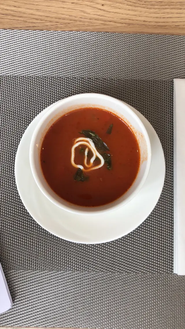 Red pepper and tomato soup