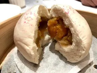 招牌蛋黃大蟠桃飽