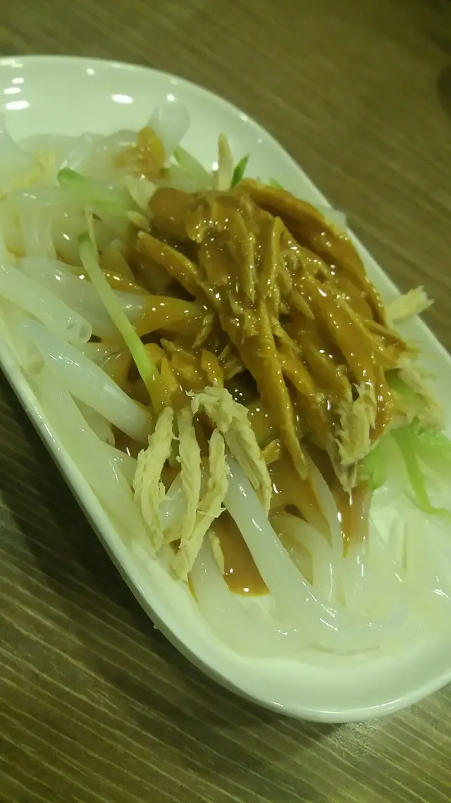 涼伴雞絲粉皮