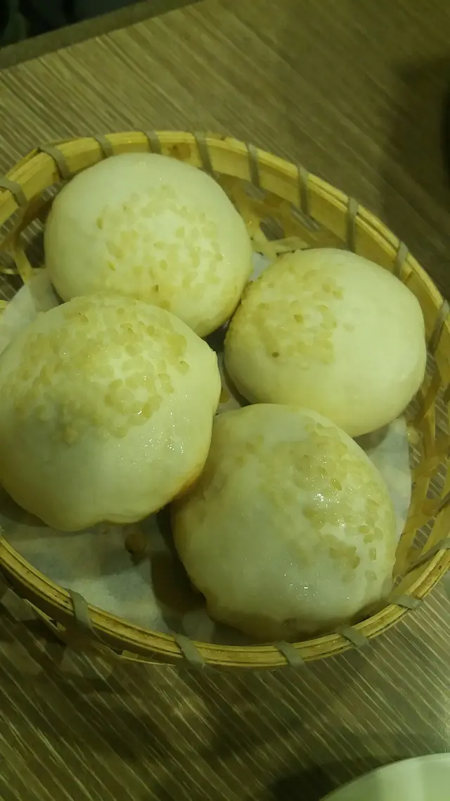招牌鮮肉生煎包