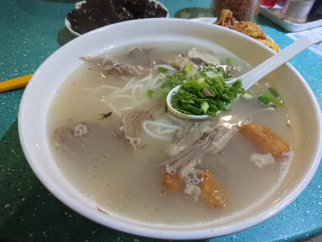 牛羊肉雙拼湯米線