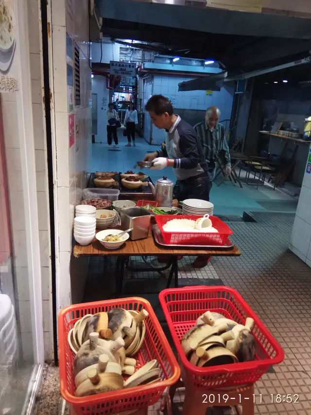 在大門就系煲仔飯的地盤啦