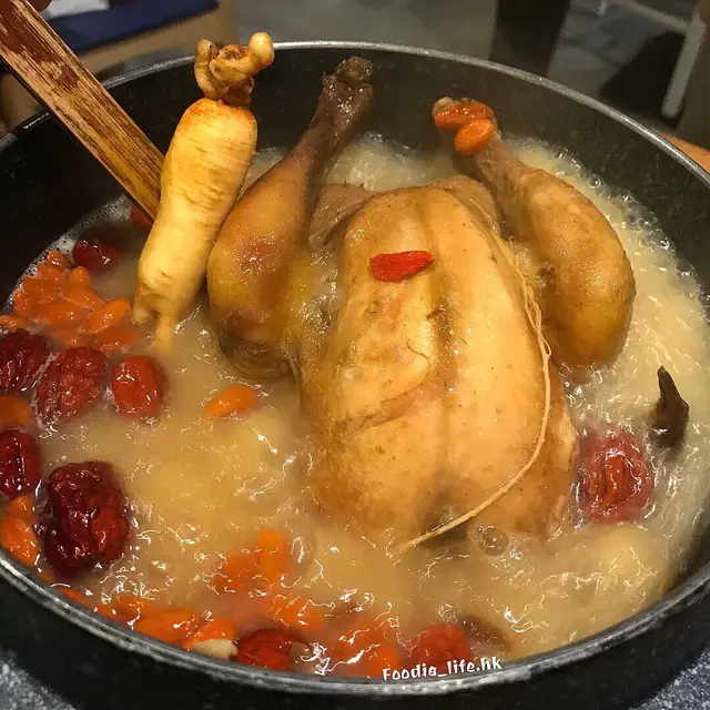 人蔘春雞湯底
