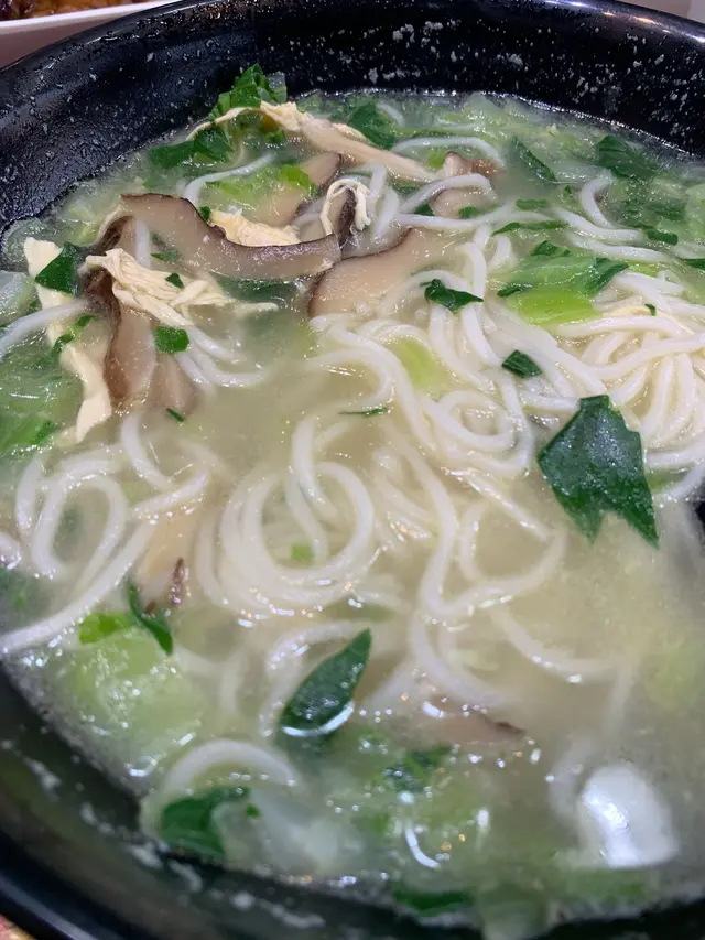 嫩雞煨麵