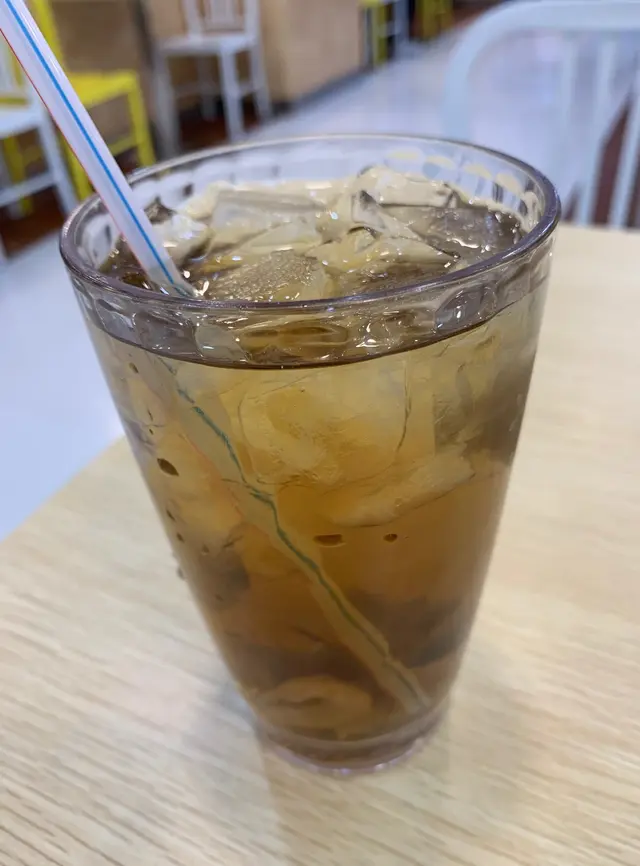 好友和我各點一杯龍眼水(熱)及龍眼冰，
各加HK$ 12，大大杯，好抵飲！
味道清甜不膩，非常足料，
有頗多龍眼肉，咬下去軟腍而清甜！