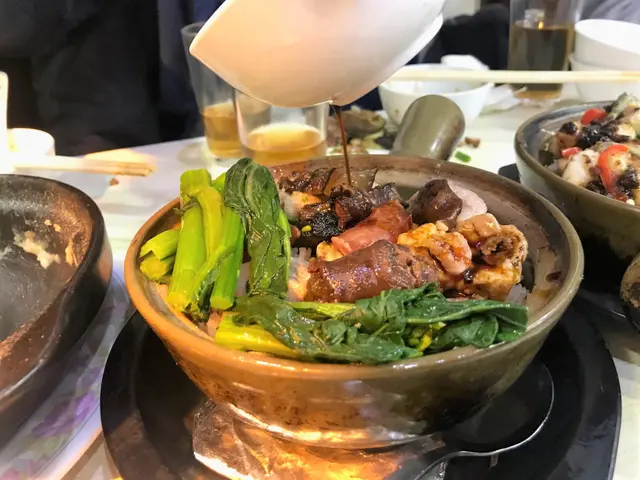 臘味排骨煲仔飯