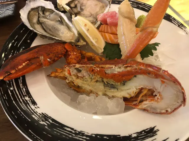 波士頓龍蝦幾大隻,又多膏,肉質鮮美有嚼勁!