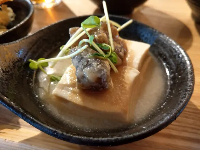 高野豆腐配胡麻蒟蒻