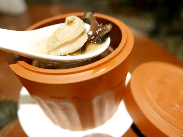 鮑魚螺頭燉黑虎掌菌湯