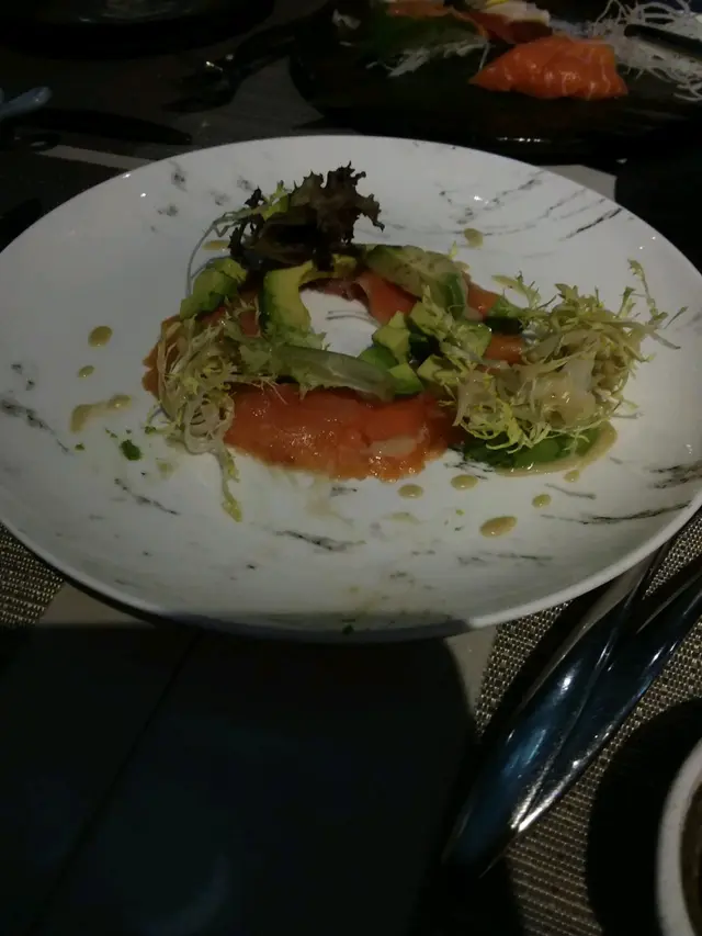 燻三文魚牛油果沙律