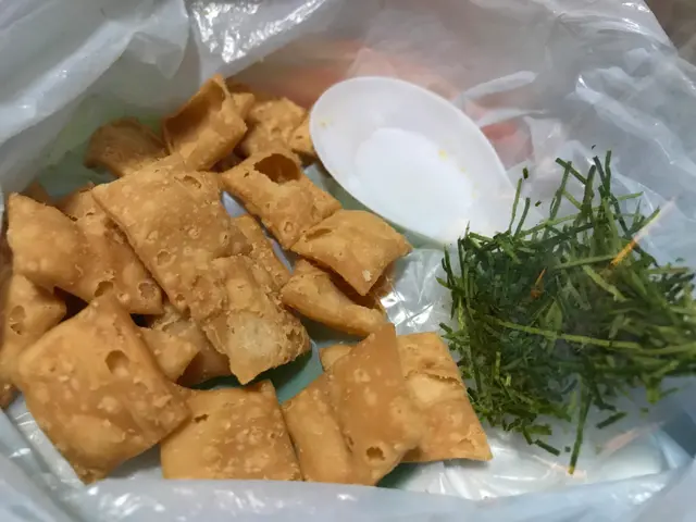 薄脆和檸檬葉絲