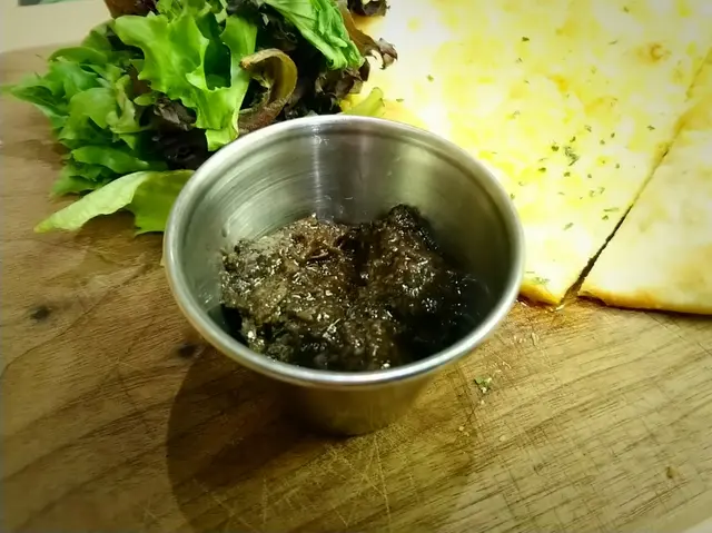 松露蒜蓉包 Garlic Bread with Truffle Paste