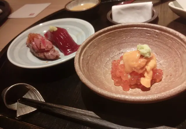 迷你丼配拖羅雙色