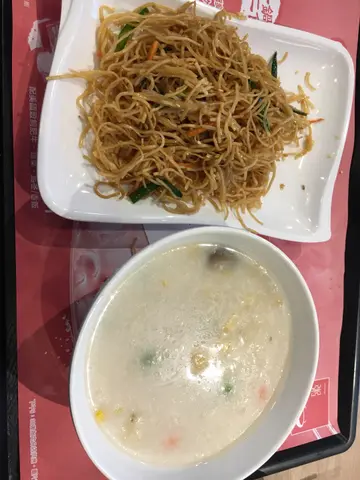 罗汉斋粥和炒面