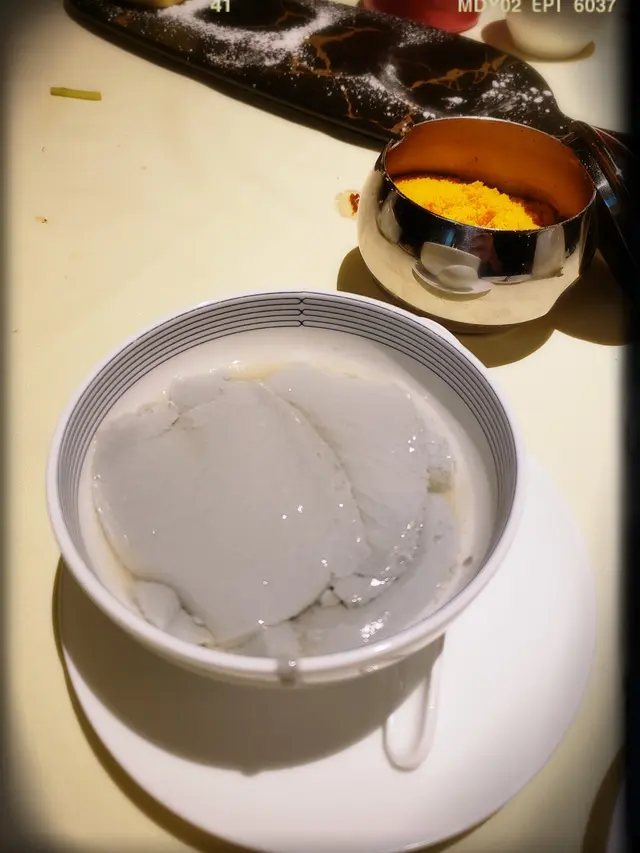 原桶黑豆腐花（$78）