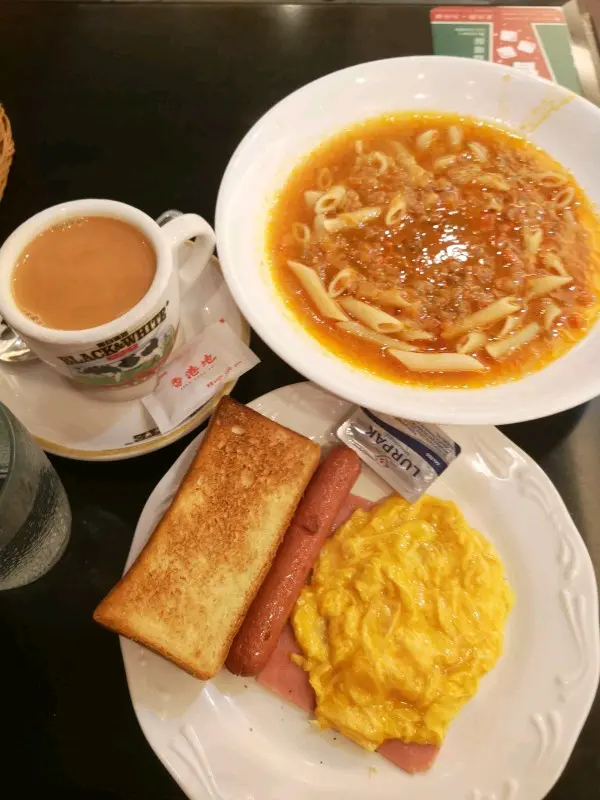 有些似中式蕃茄湯，班尼粉比較少