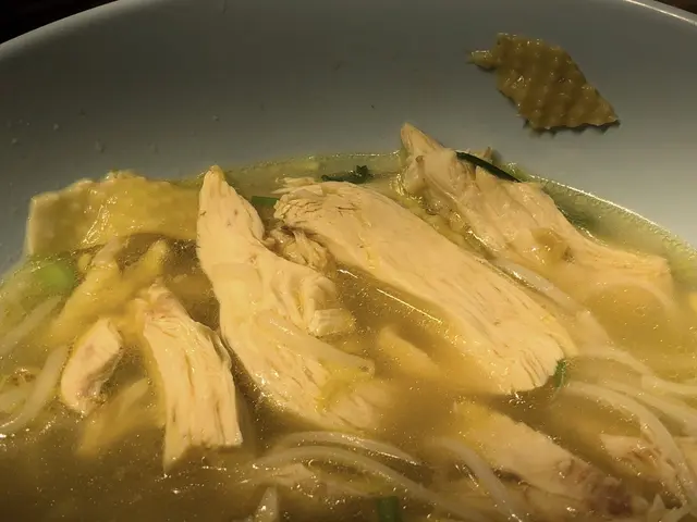 雞肉紋理分明，食落有渣，瘦身佳品