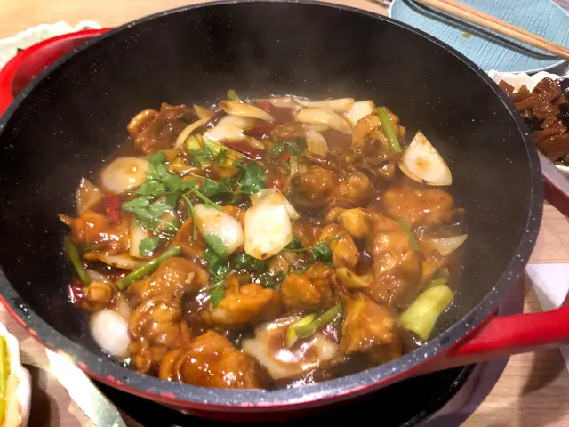 重慶麻辣鮮雞煲