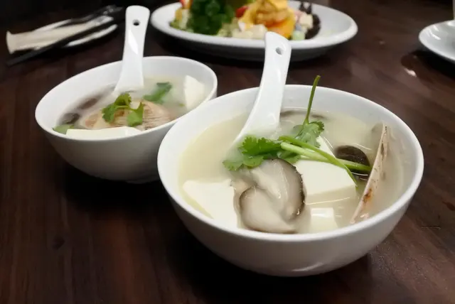 什菌大蜆豆腐湯