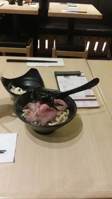 迷你忌廉芥末牛布拉拌面