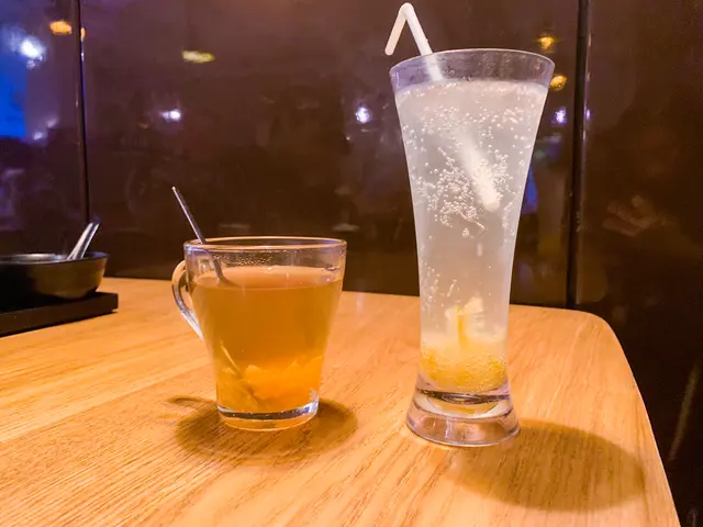 熱蜂蜜生姜茶 ,凍柚子梳打