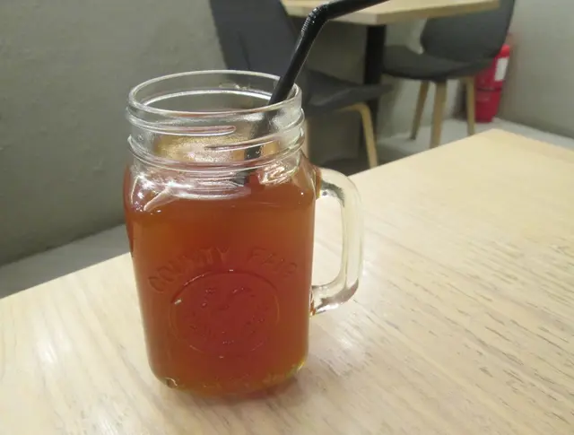 酸酸甜甜，帶有茶香