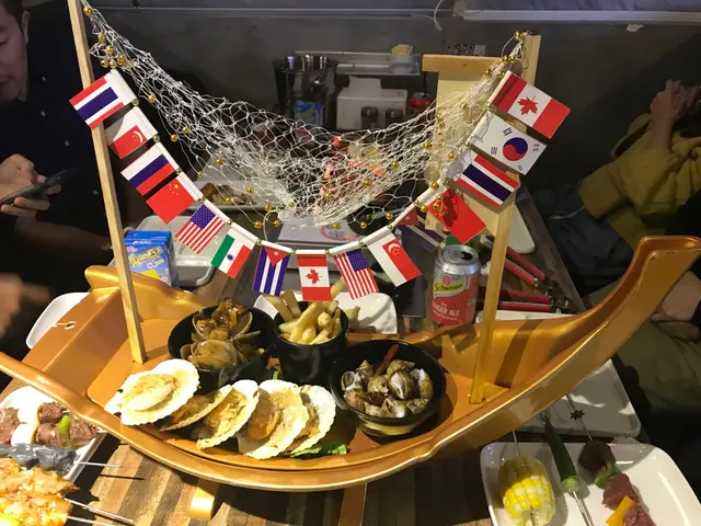 隔離枱，4人或以上，
送每人一隻蒜蓉帆立貝、清酒蜆、辣汁螺.....