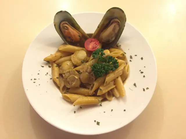 龍蝦汁青口帆立貝煮長通粉