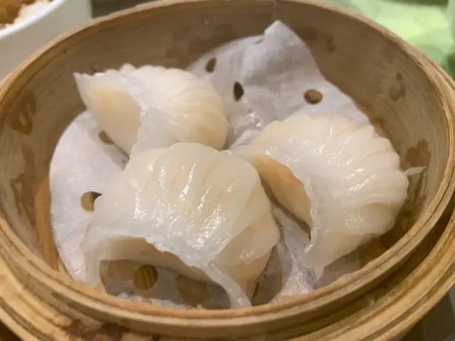 月半彎晶瑩鮮蝦餃