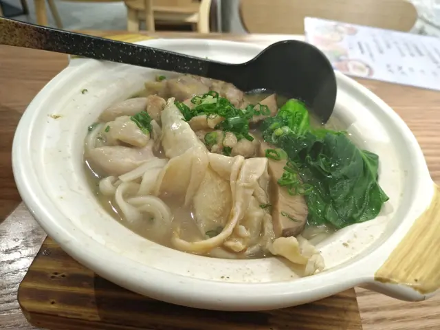 花膠嫩雞鍋麵 $58