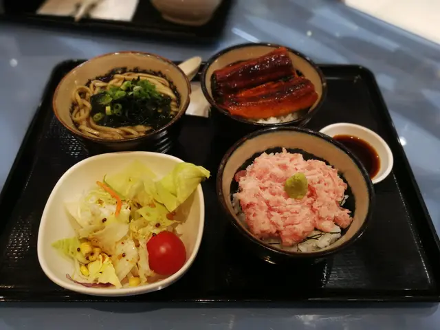 迷你三彩丼飯定食