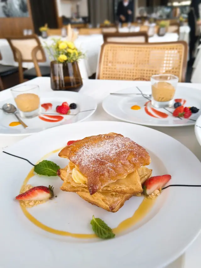 士多啤梨千層酥餅