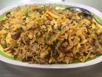 五香肉丁鸡丝炒饭