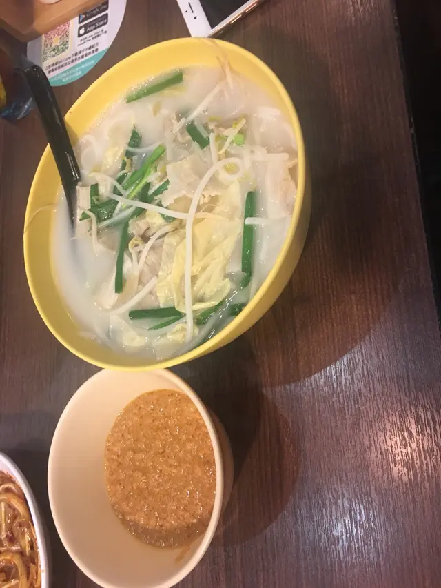 腩肉炸醬清湯米線