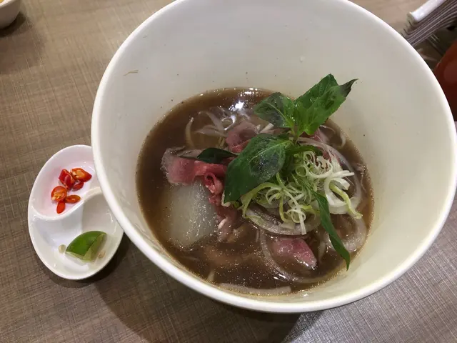 越一生牛肉湯河
